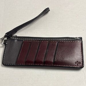 Tod's credit card holder crafted in Leather Wristlet EUC  8”x3.5”